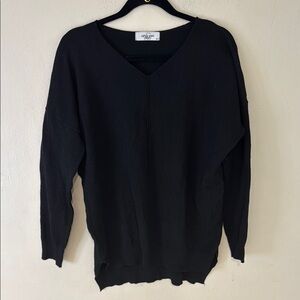 Carly Jean Los Angeles Black V-Neck Sweater Relaxed Fit